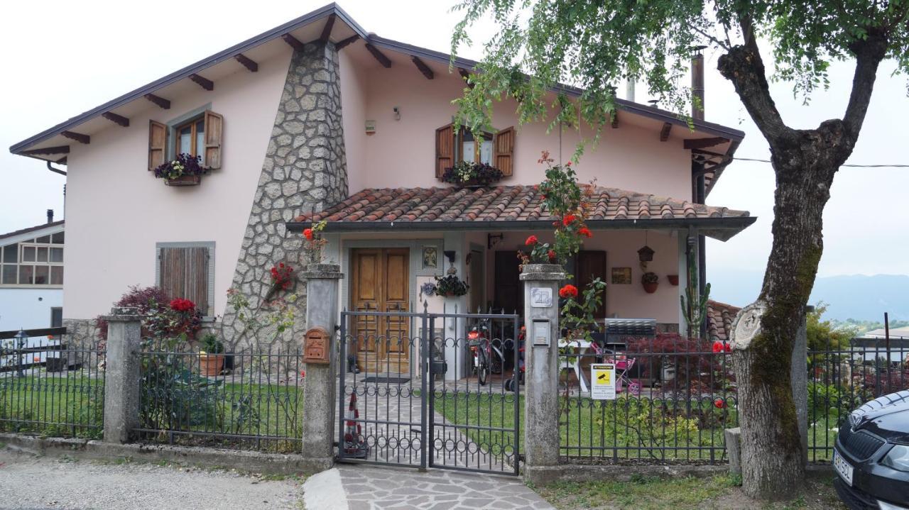 B&B La Casa Rosa Balze Kültér fotó